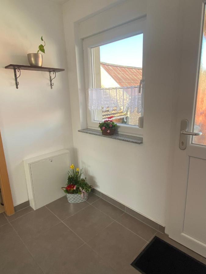 Schoen Moeblierte Wohnung In Genthin/ Ot Tucheim Kültér fotó